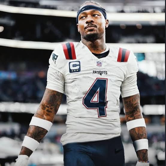 10,000-Yard All-Pro WR Bounces Back From ACL Injury – Already Shining Bright in Patriots Camp